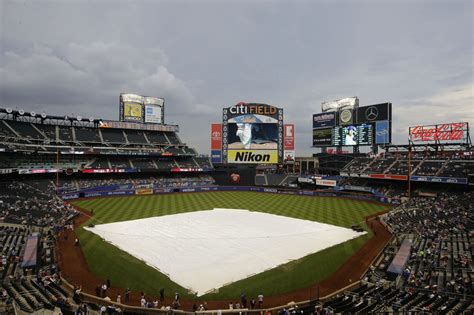 “@BlueJaysWeather Very impressed this account exists for a team with a retractable roof. . Mets weather twitter